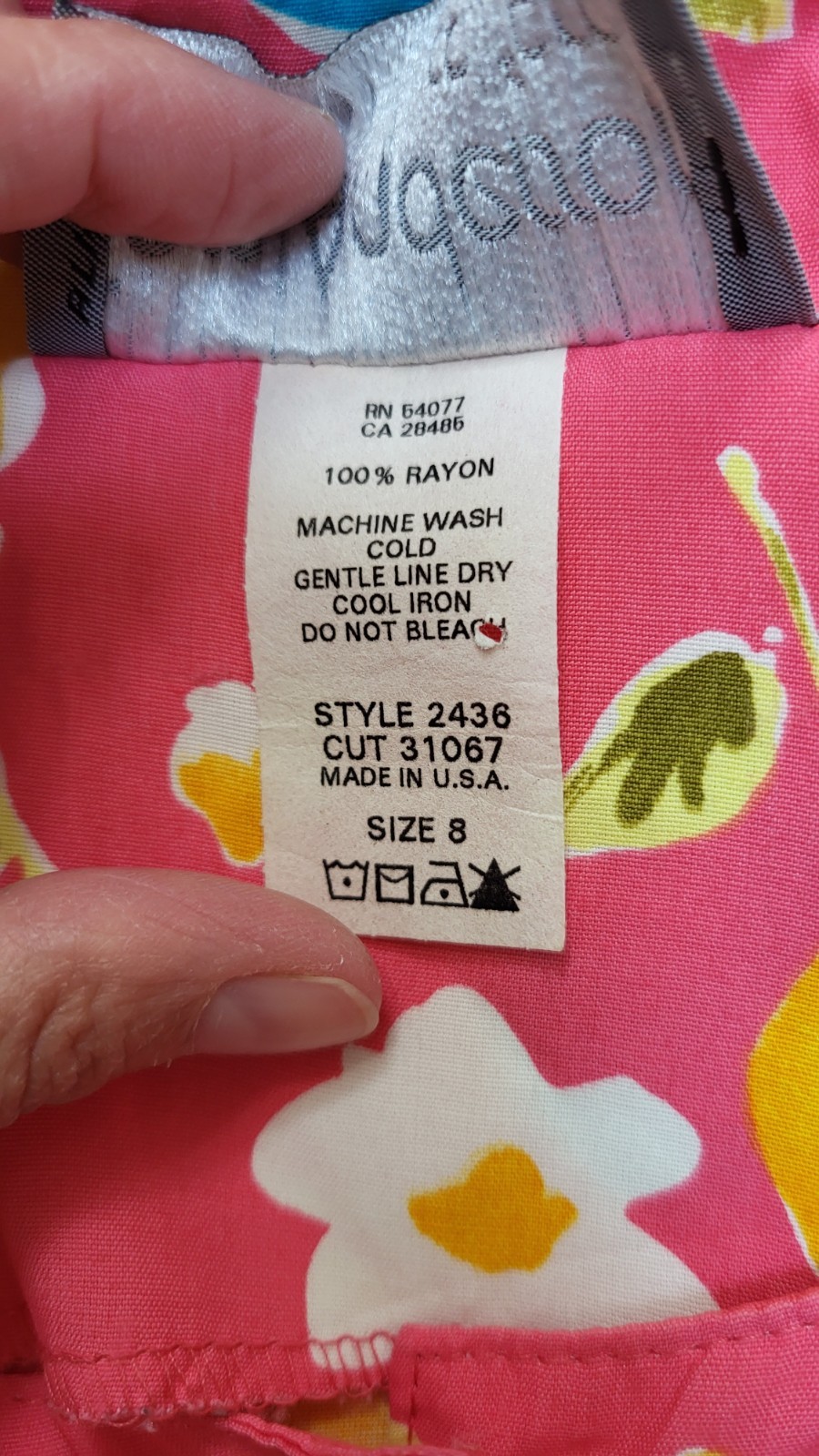 Vintage 80/90’s Carol Anderson Pink Floral Rayon Button Front DRESS – Size S/M