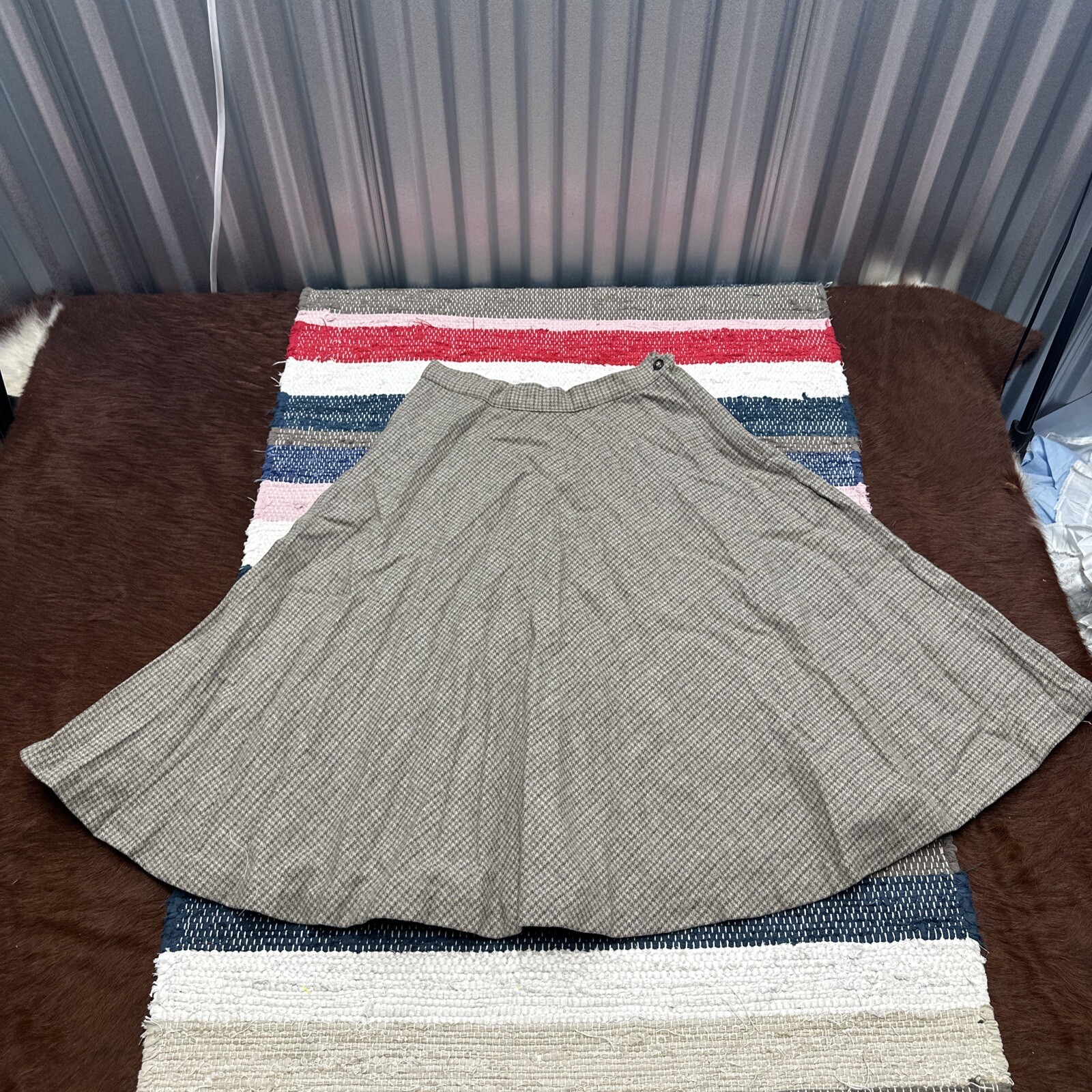 Vintage Wool Houndstooth Skirt 26×26” Brand Unknown