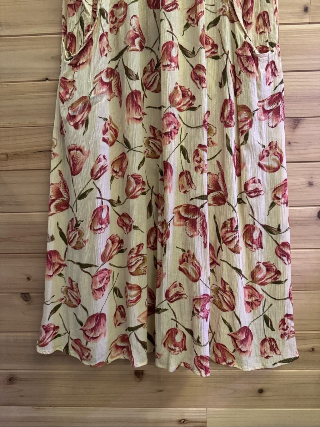 Vintage Express Small Tulip Button V Neckline Midi Dress Tulips Pockets Coquette