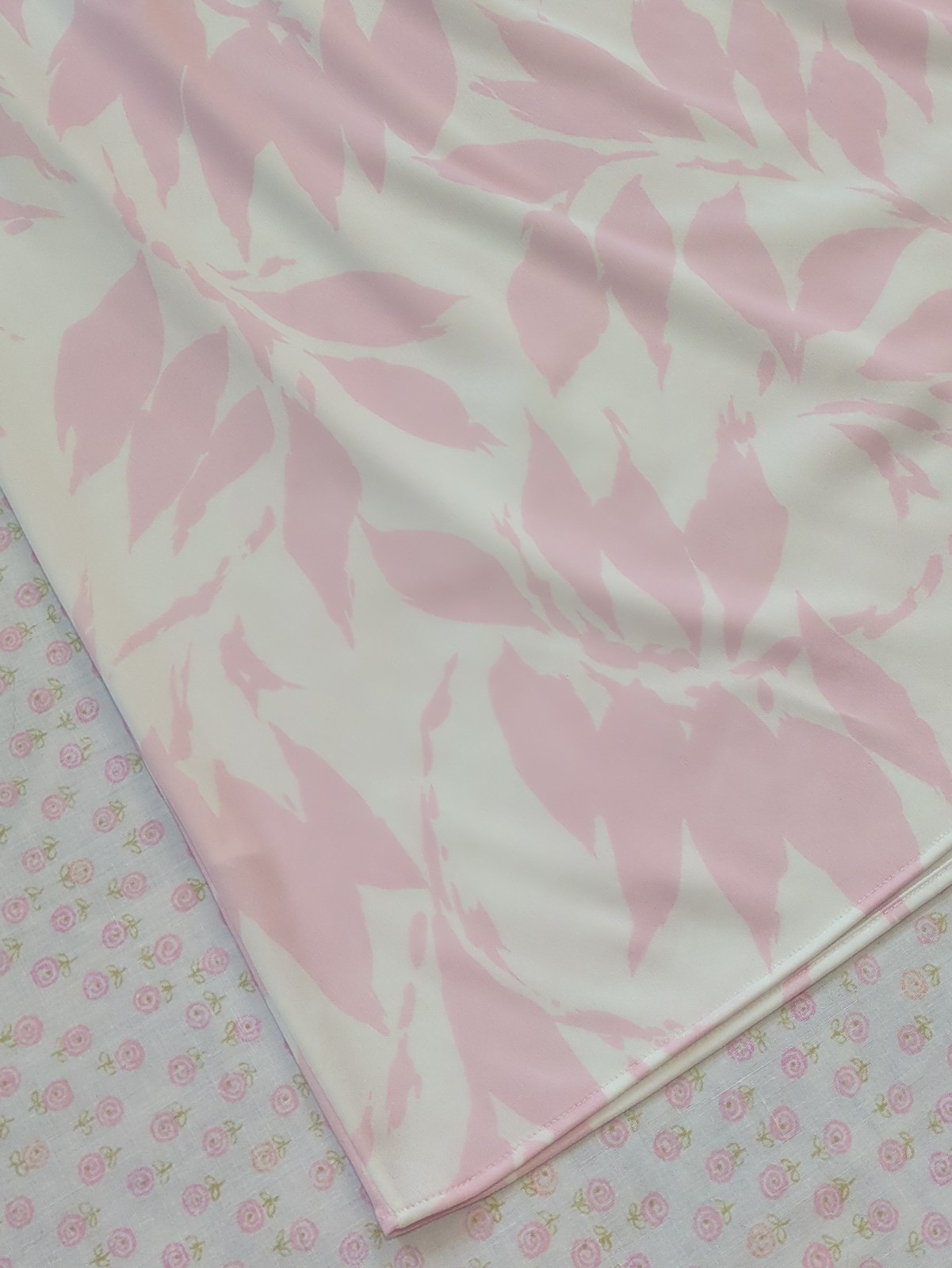 Vintage Travel-Lite Boutique Loungewear 60s 70s Sleeveless Pink White Leaf Dress