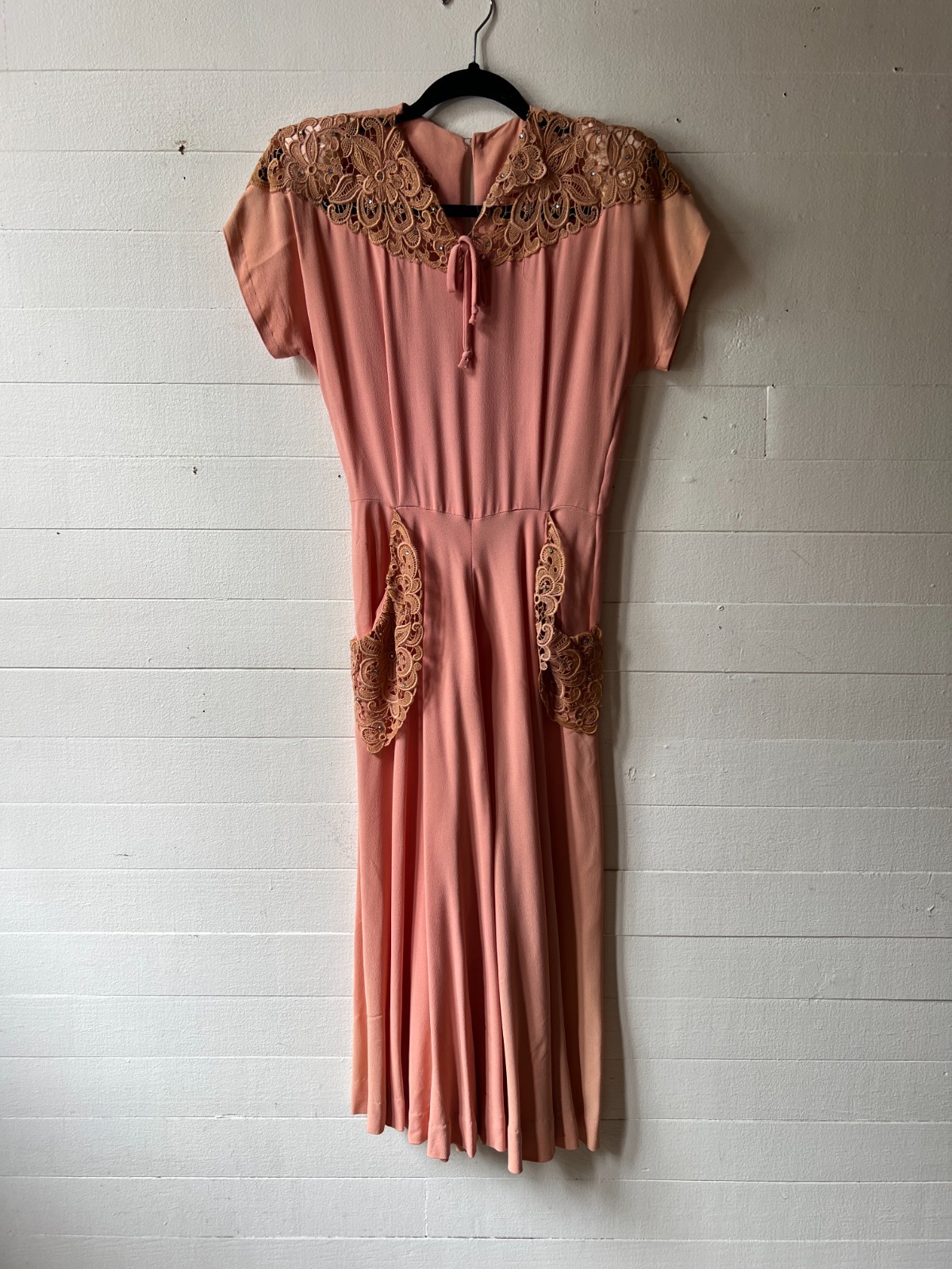 Vintage 1940s Pink Rayon Crepe Floral Lace Dress – 34x26x45 AR FL