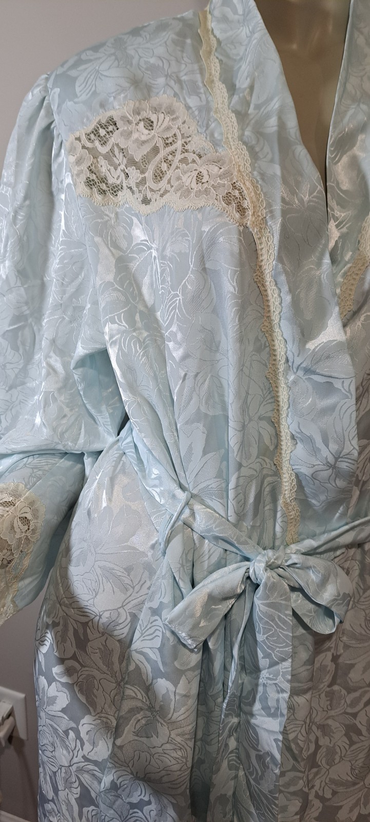 Vtg MISS DIOR Long Robe Lingerie Ice Blue Look Pretty White Lace Trim Large