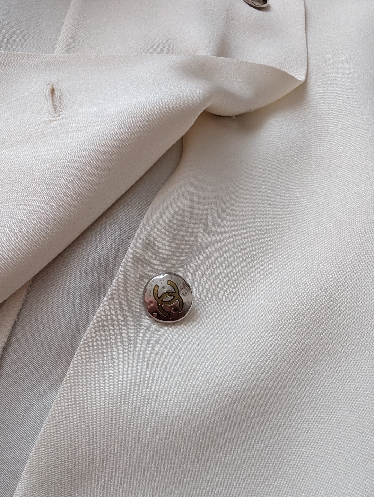 Chanel CC Logo Button Up Women’s Ivory Silk Blouse Top Collared Shirt Sz 38 S