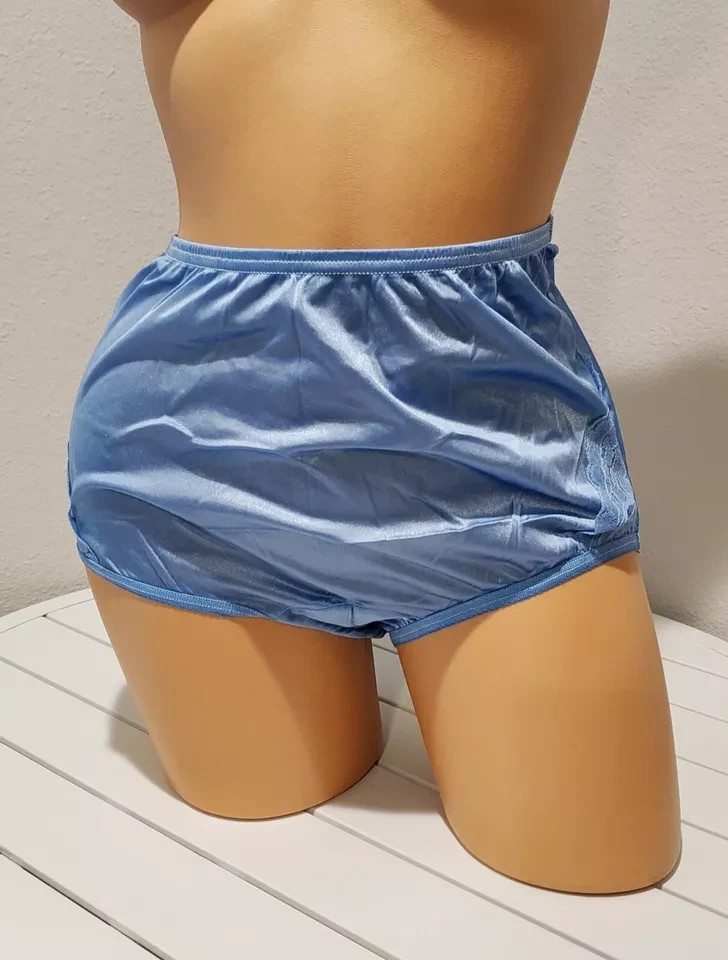 Vanity Fair Lace Nouveau Full Cut Brief Panty Blue Purple Colors Sz 5-12