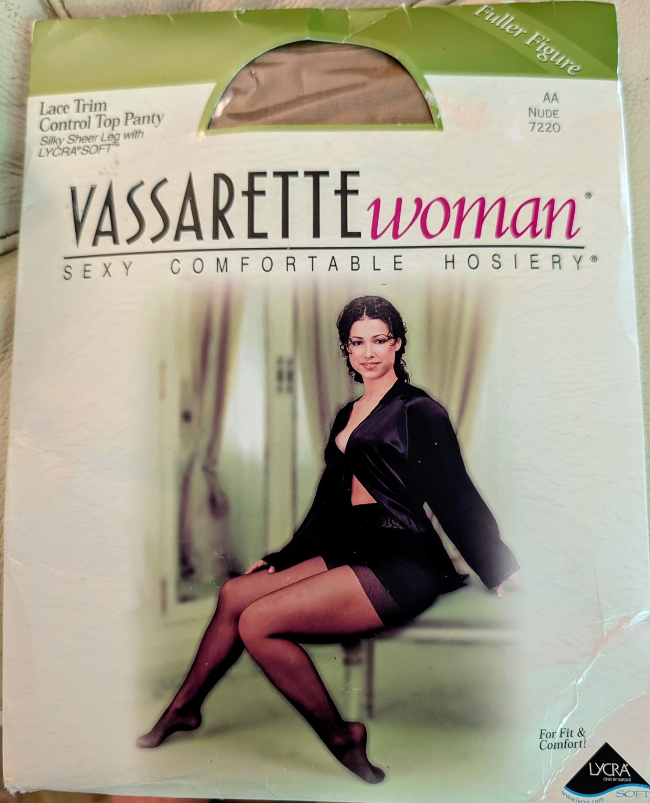 VASSARETTE Pantyhose Woman Nude Lace Trim Control Top Silky Leg AA Pic/Sz Chart