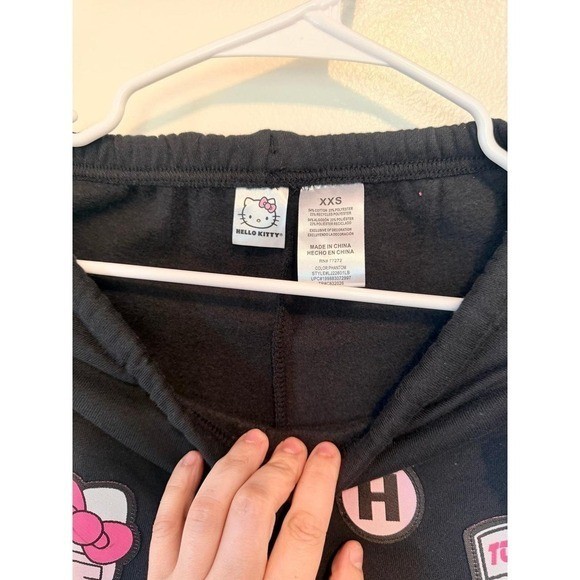 Hello Kitty juniors / women’s joggers sweat pants size XXS new with tags trendy