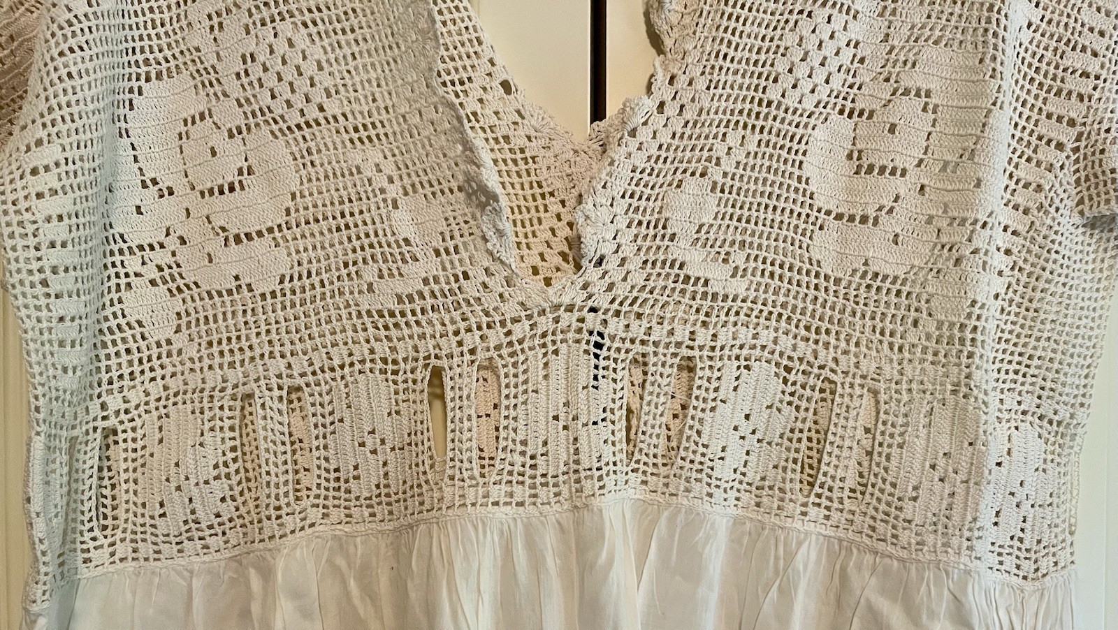 Vintage Bridal Nightgown – Lace Bodice & Sleeves – 59” Long