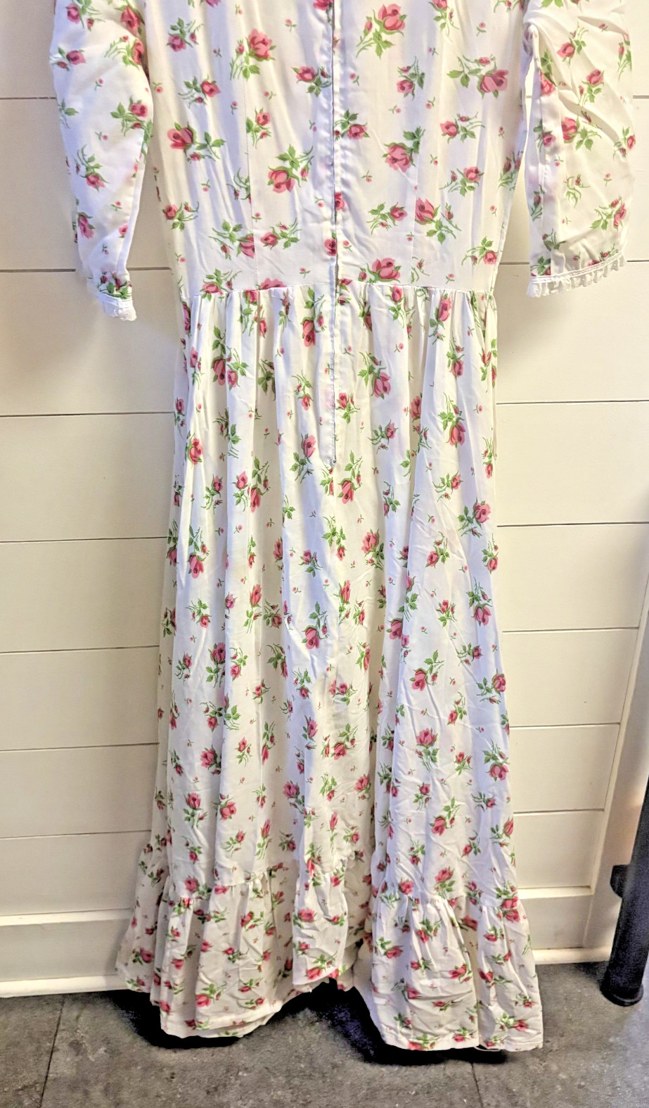 Handmade full length prairie dress & bonnet lace ruffle w 24″ l 52″ vintage 70s