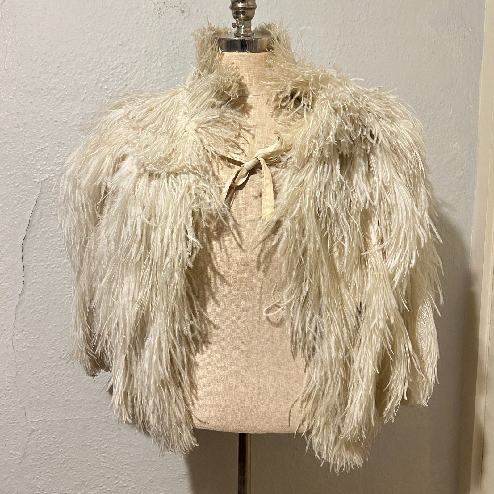 Rare True Vtg White Ostrich Feather Cape Capelet Bridal Cotton Lined OOAK
